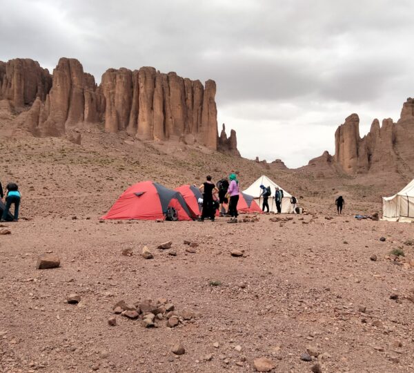 Rando-famille-au-djbel-saghro-maroc
